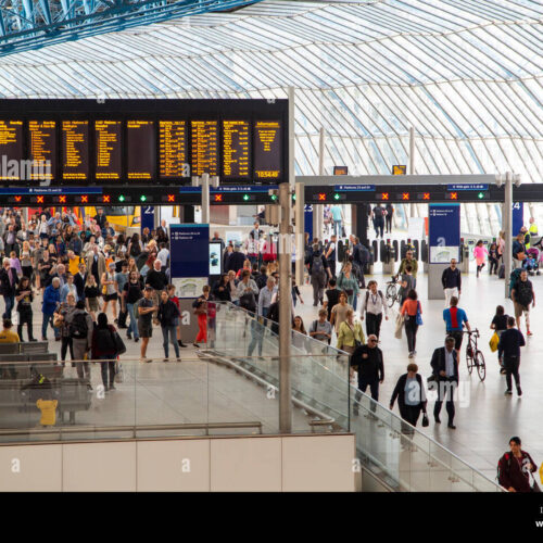 passengers-arriving-at-waterloo-stations-new-terminus-previously-the-international-terminal-WB83NP